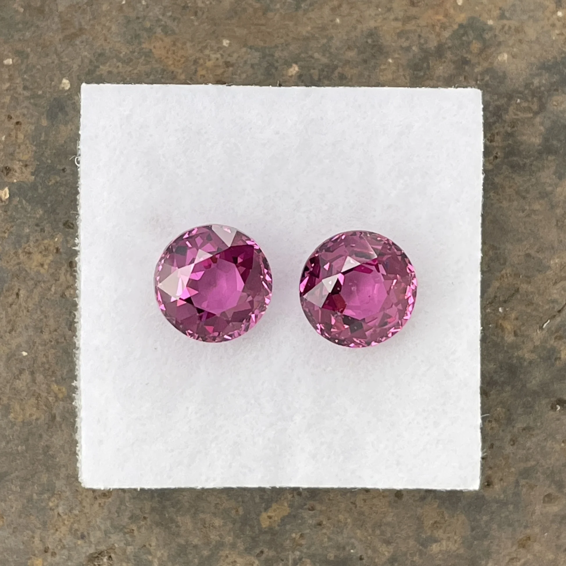 RHP002P1 Umbalite (Rhodolite Garnet) Pair 4.92 ct | Round | Mauve Pink | Umba Valley, Tanzania - Image 1