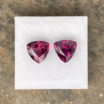 Rhodolite Garnet Pair 4.85 ct | Trillion cut | purplish Red | Umba Valley, Tanzania - Image 4