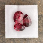 Rhodolite Garnet Layout  7.99 ct  | Pear Shape |  Violet Red | Umba Valley, Tanzania - Image 2