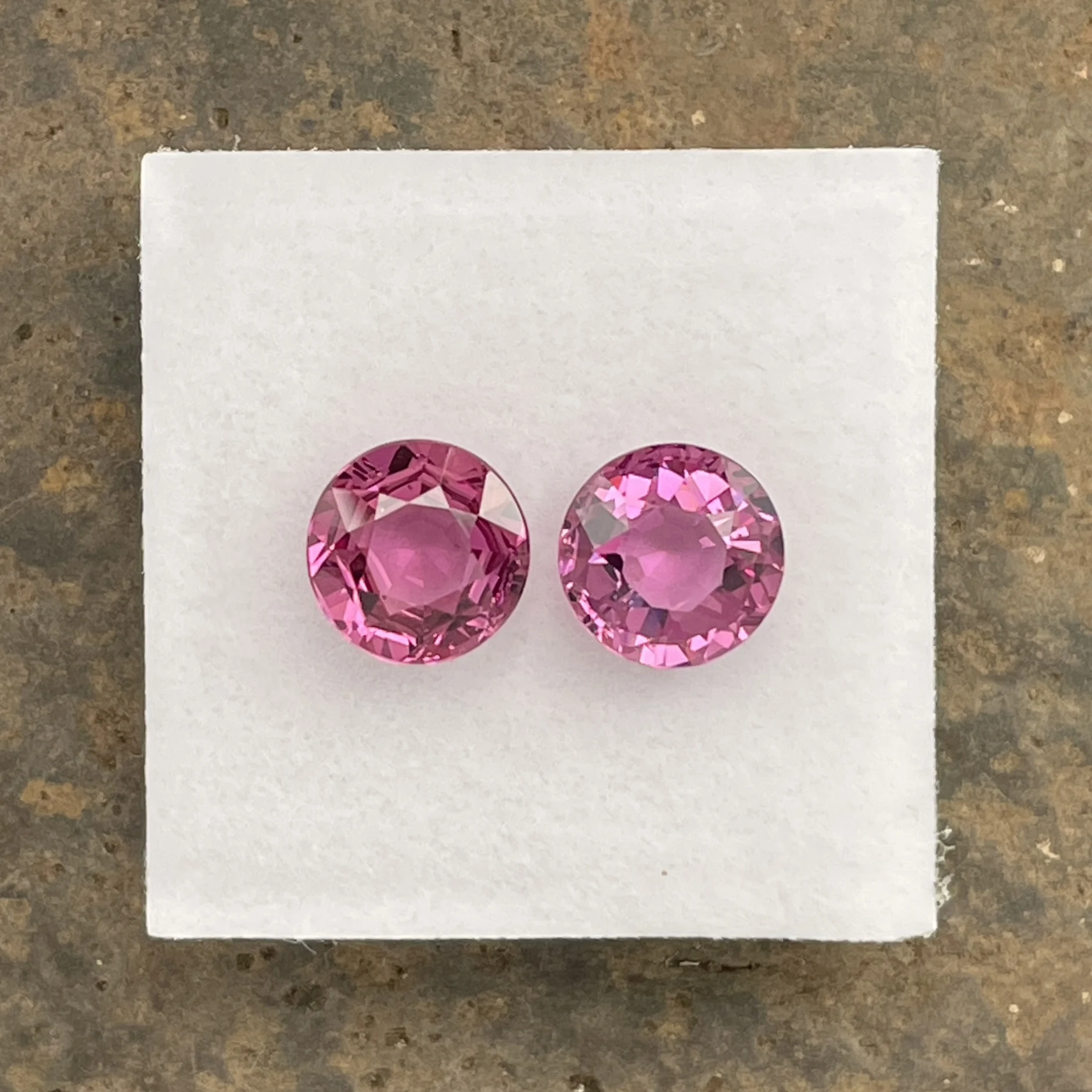 RHP052P1 Umbalite (Rhodolite Garnet) Pair 3.90 ct | Round | Mauve Violet | Umba Valley, Tanzania - Image 1