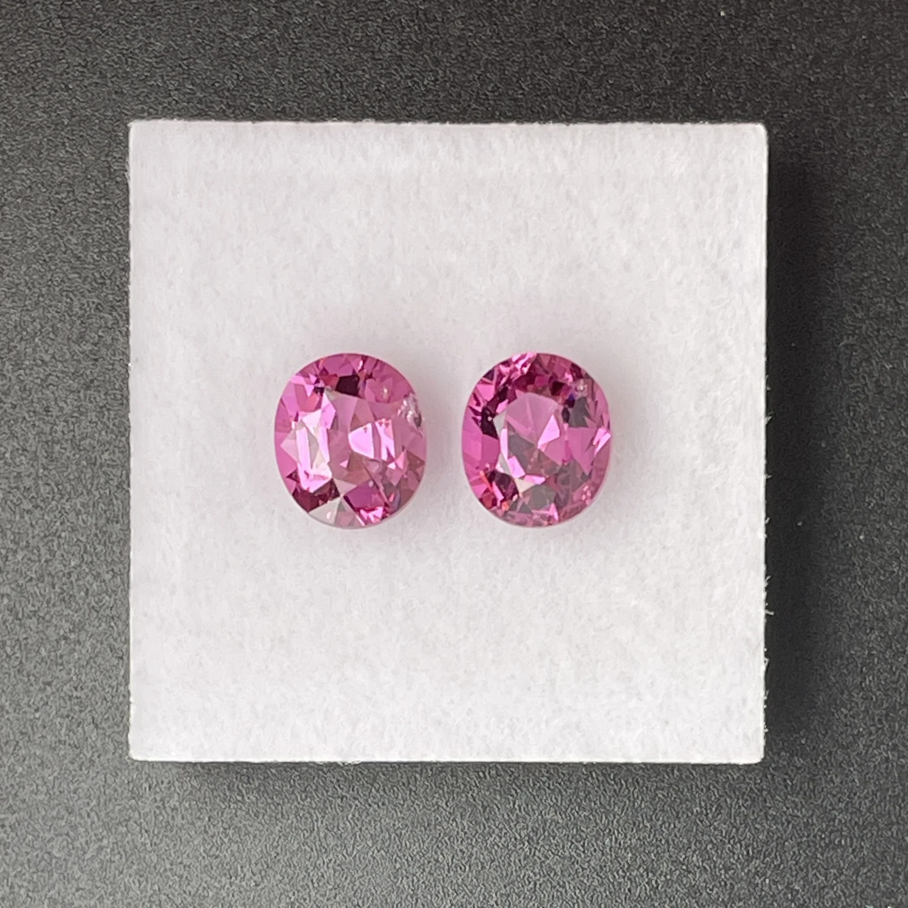 RHP063P1 Umbalite (Rhodolite Garnet) Pair 3.36 ct | Oval | Violet Pink | Umba Valley, Tanzania - Image 1