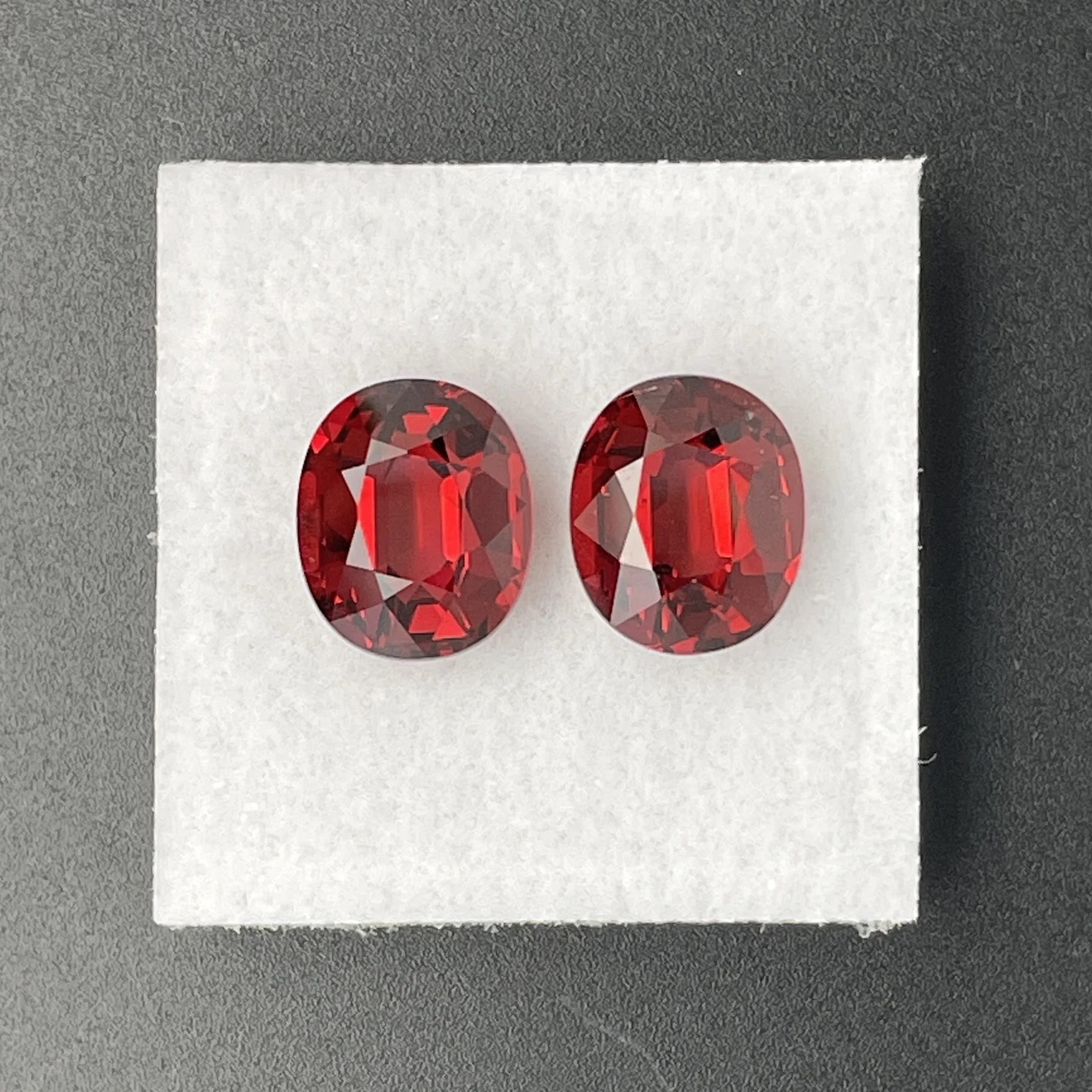 RHP090P1 Rhodolite Garnet Pair 7.28 ct | Oval | Orange Red | Umba Valley, Tanzania - Image 1